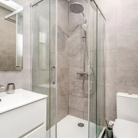 Apartment Elysee-concorde, Royale- 6 People Paris