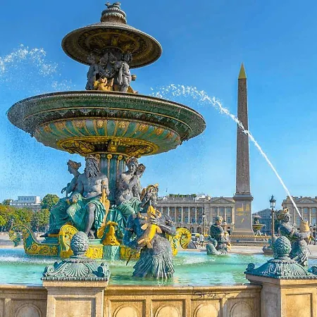 Elysee-concorde, Royale- 6 People Apartment